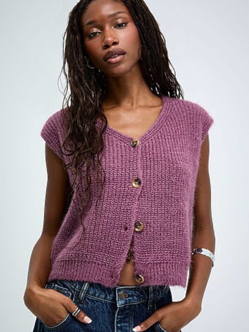 Marbled buttons lustrous sweater vest